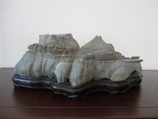 ポンピラ石 緋山酔恭「山水石美術館」 水石・美石を紹介 金山石・誉平